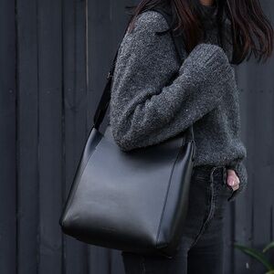 Everlane large Form Bag black